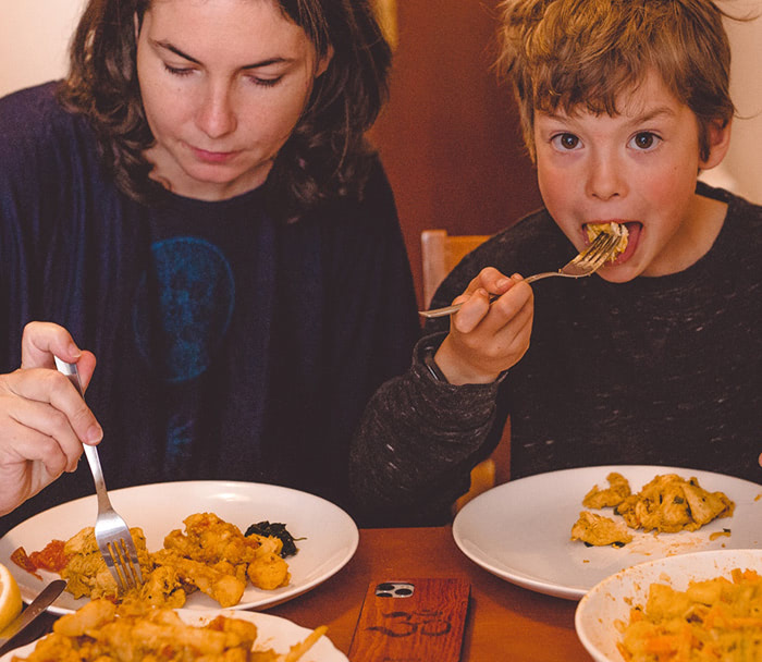 Kuchařka šmrncnutá Nepálem a Indií