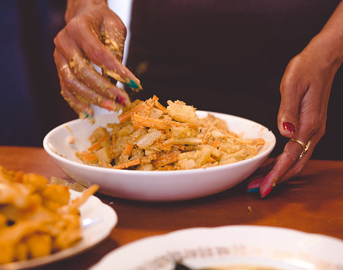 Kuchařka šmrncnutá Nepálem a Indií