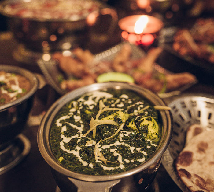 Kuchařka šmrncnutá Nepálem a Indií